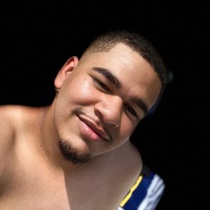 Meet your Posher, Tavias